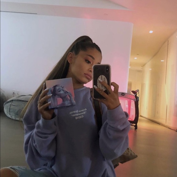 Ariana Grande RARE sweetener track list crewneck - Picture 8 of 12